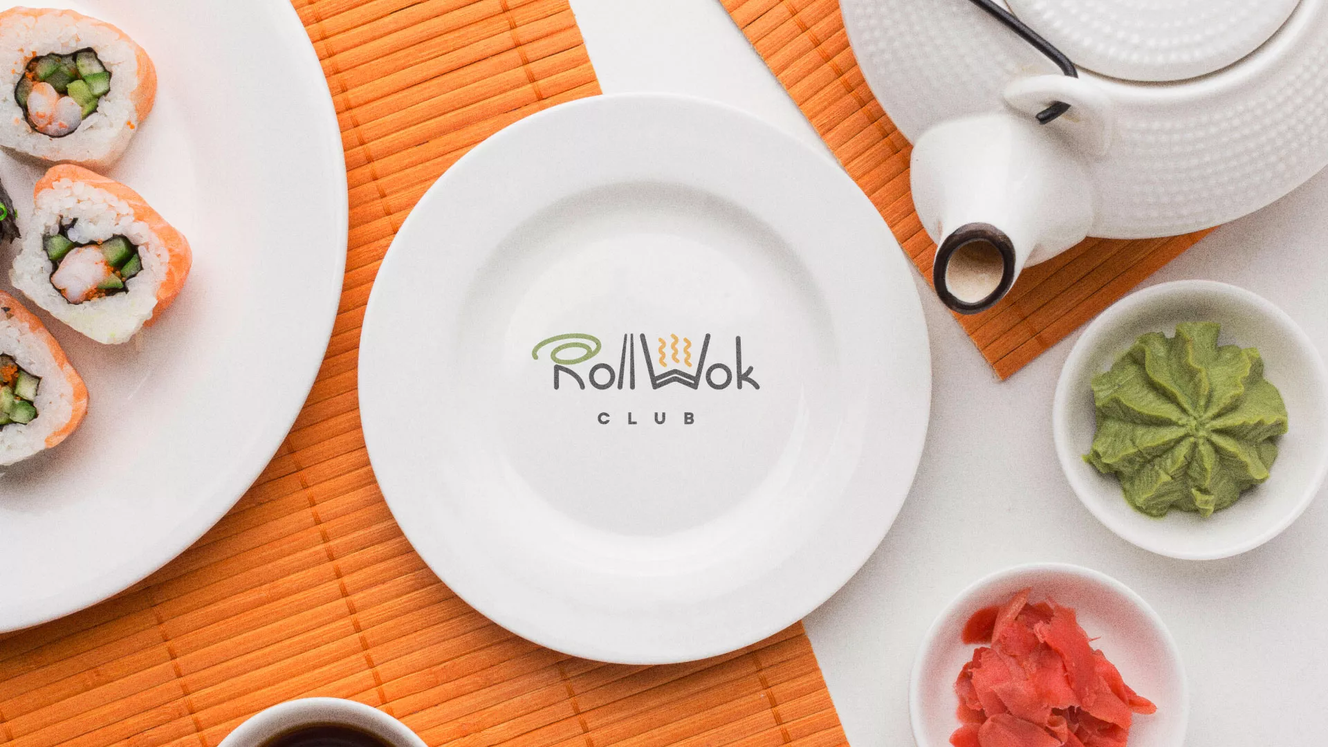 Разработка логотипа и фирменного стиля суши-бара «Roll Wok Club» в Исилькуле